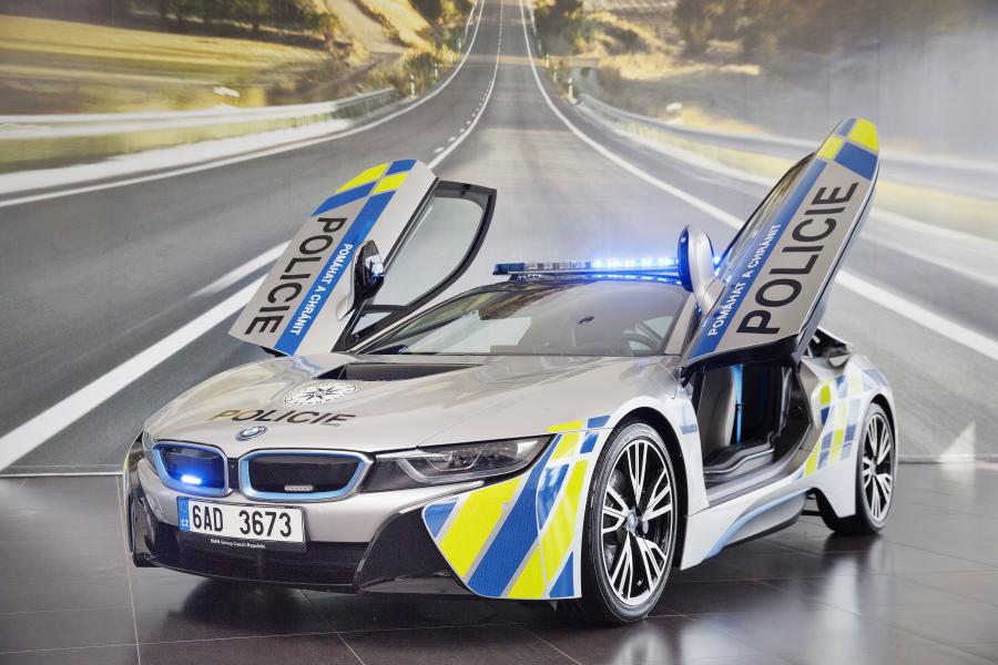  BMW i8 Policie (I12) 2017 года  (фото 3 из 9)